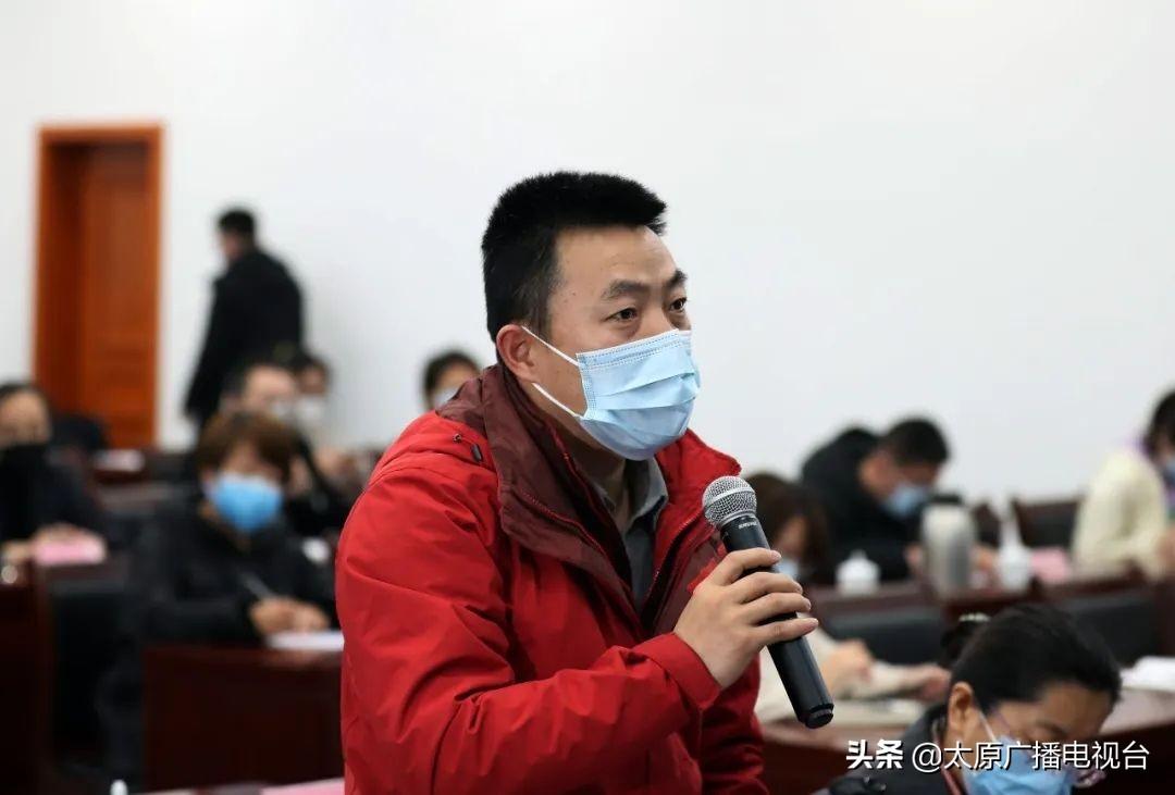 365场新冠发布会视频，我们到底在围观什么？